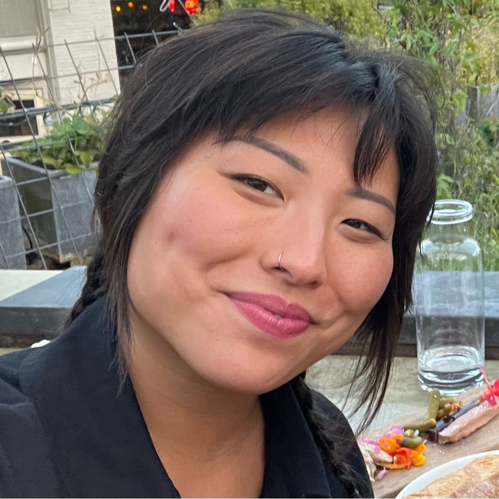 Meet your Posher, Yanzi